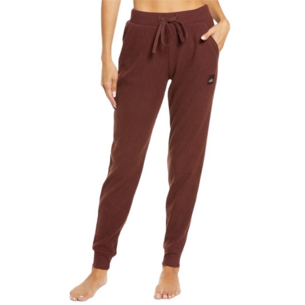 Alo Yoga Muse Sweatpants Cherry Cola Size S